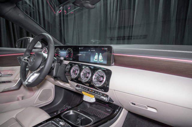 New 2025 Mercedes-Benz CLA 250 image 15