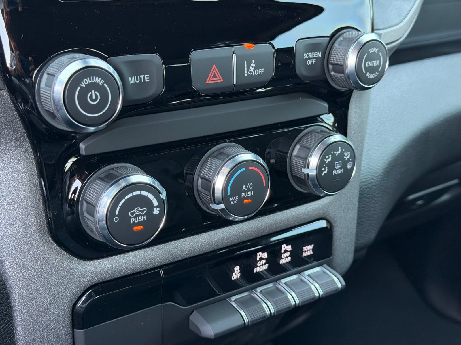 New 2026 RAM 1500 Express RWD image 22