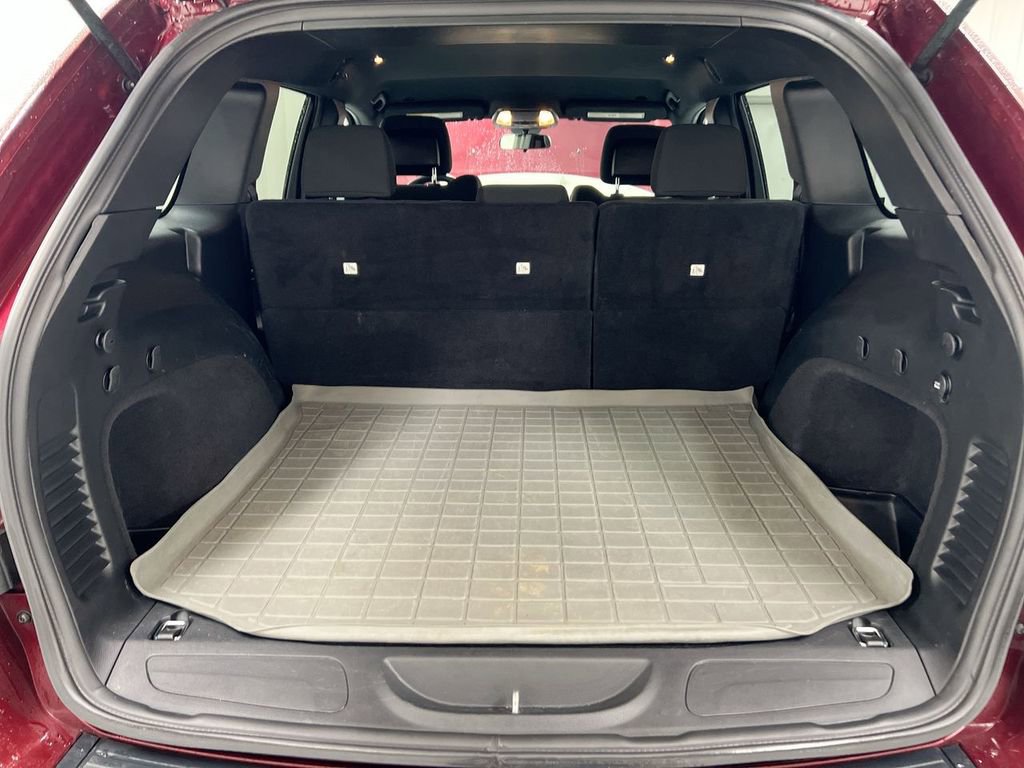 Used 2021 Jeep Grand Cherokee Laredo image 23