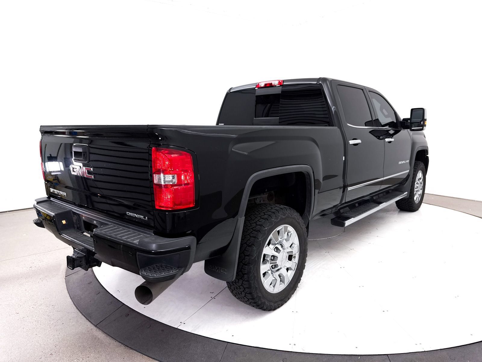Used 2019 GMC Sierra 2500 Denali AWD/4WD image 17