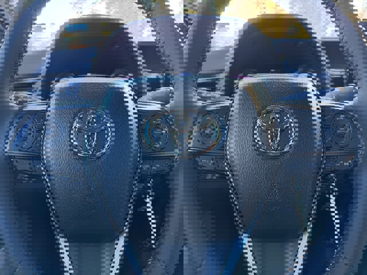 Used 2024 Toyota Camry SE image 12