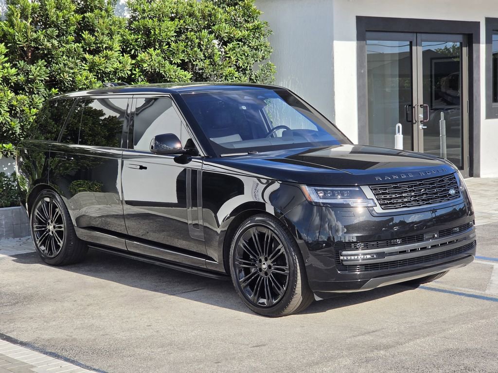 Used 2023 Land Rover Range Rover Long Wheelbase SE AWD/4WD image 2