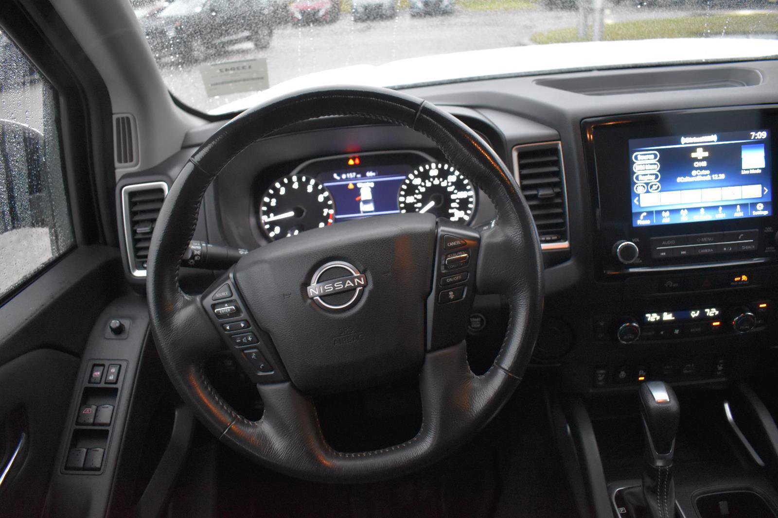 Used 2023 Nissan Frontier SV w/ SV Convenience Package image 27