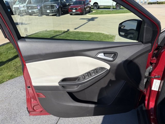 Used 2013 Ford Focus SE image 8