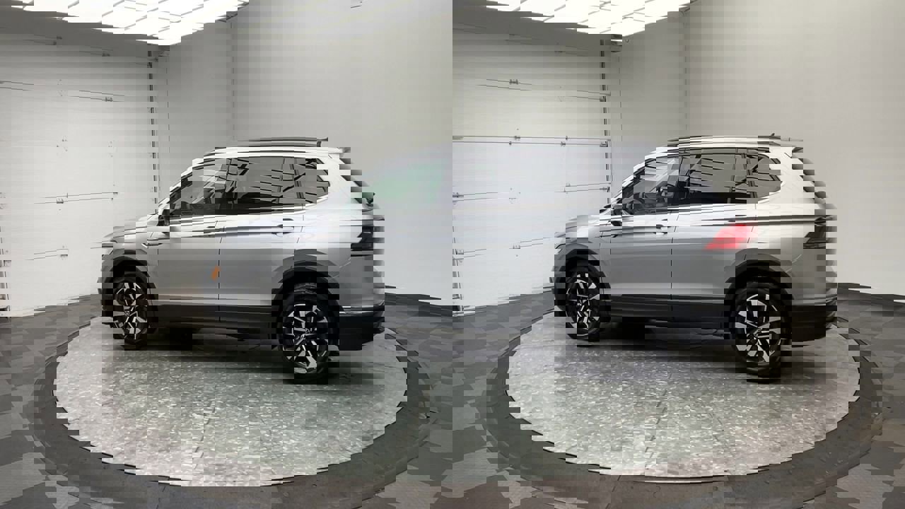 Used 2024 Volkswagen Tiguan S image 29