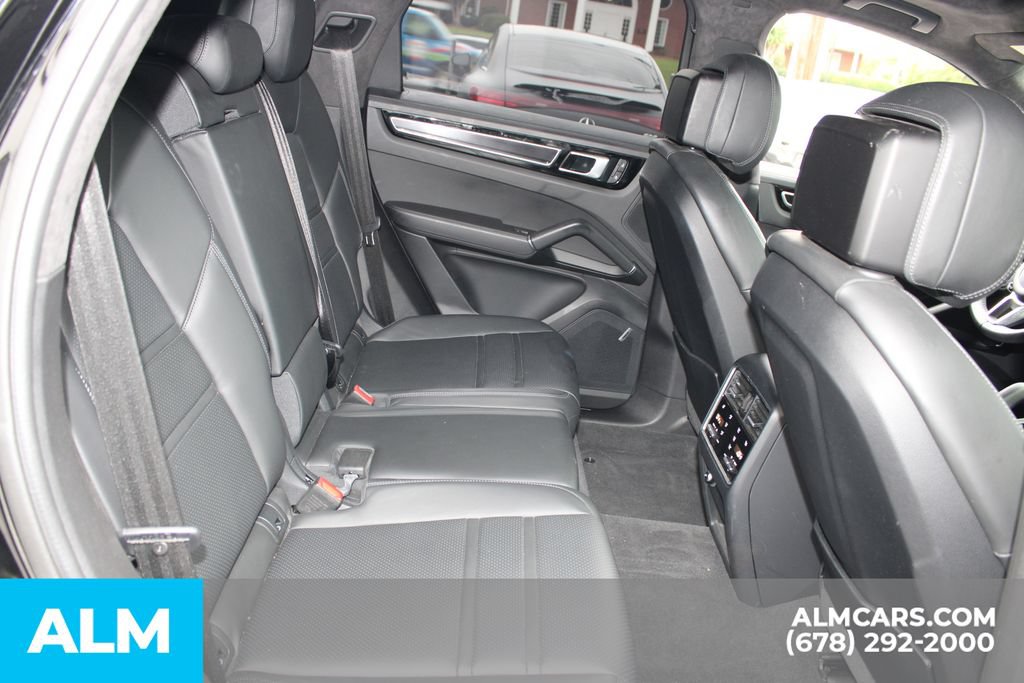 Used 2022 Porsche Cayenne GTS w/ Premium Package Plus AWD/4WD image 22