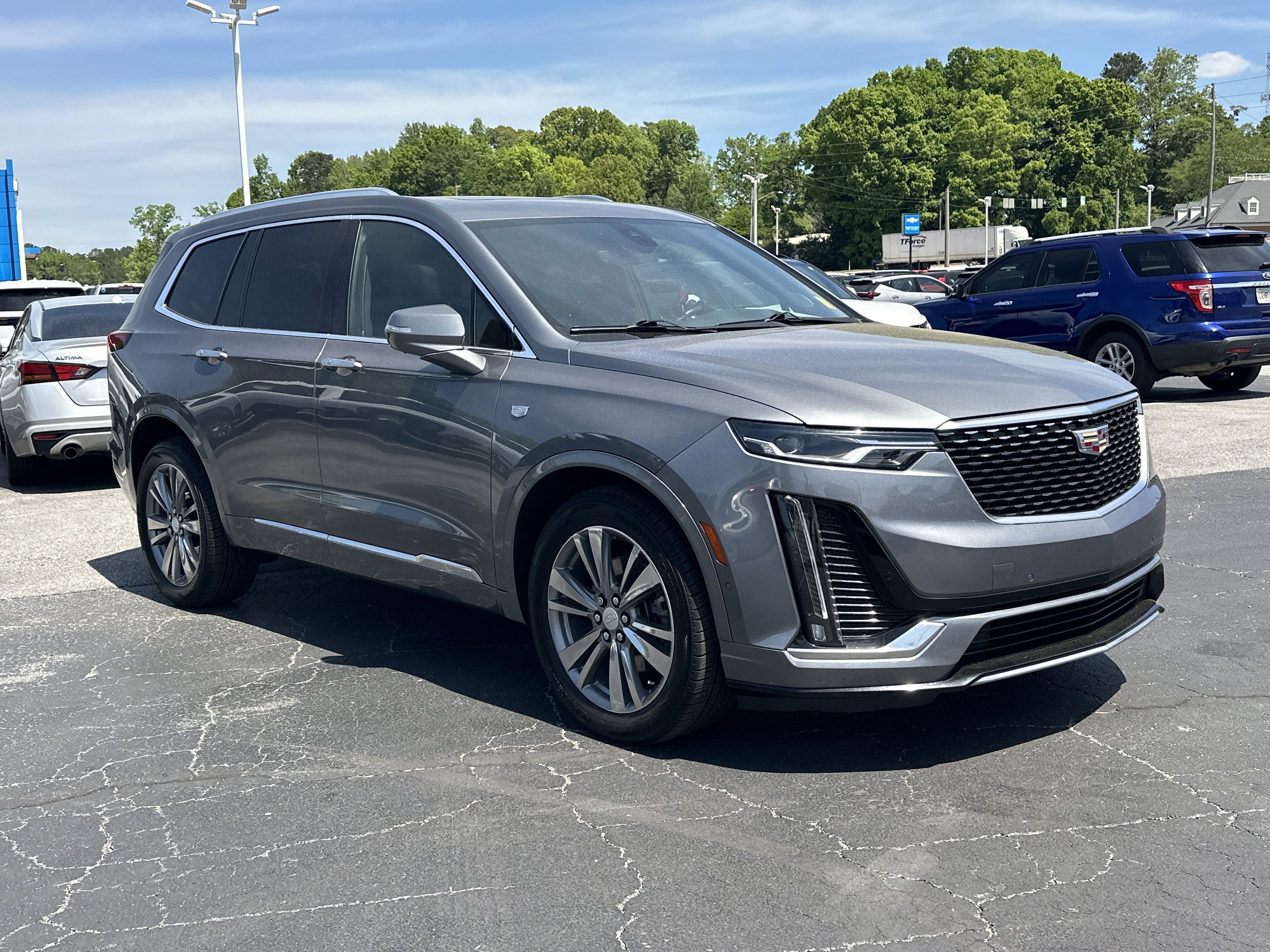 Used 2021 Cadillac XT6 Premium Luxury image 2