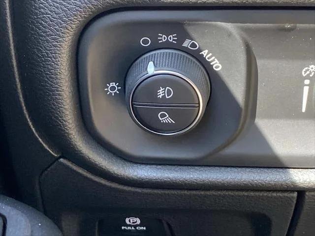 Used 2025 RAM 1500 Tradesman AWD/4WD image 31