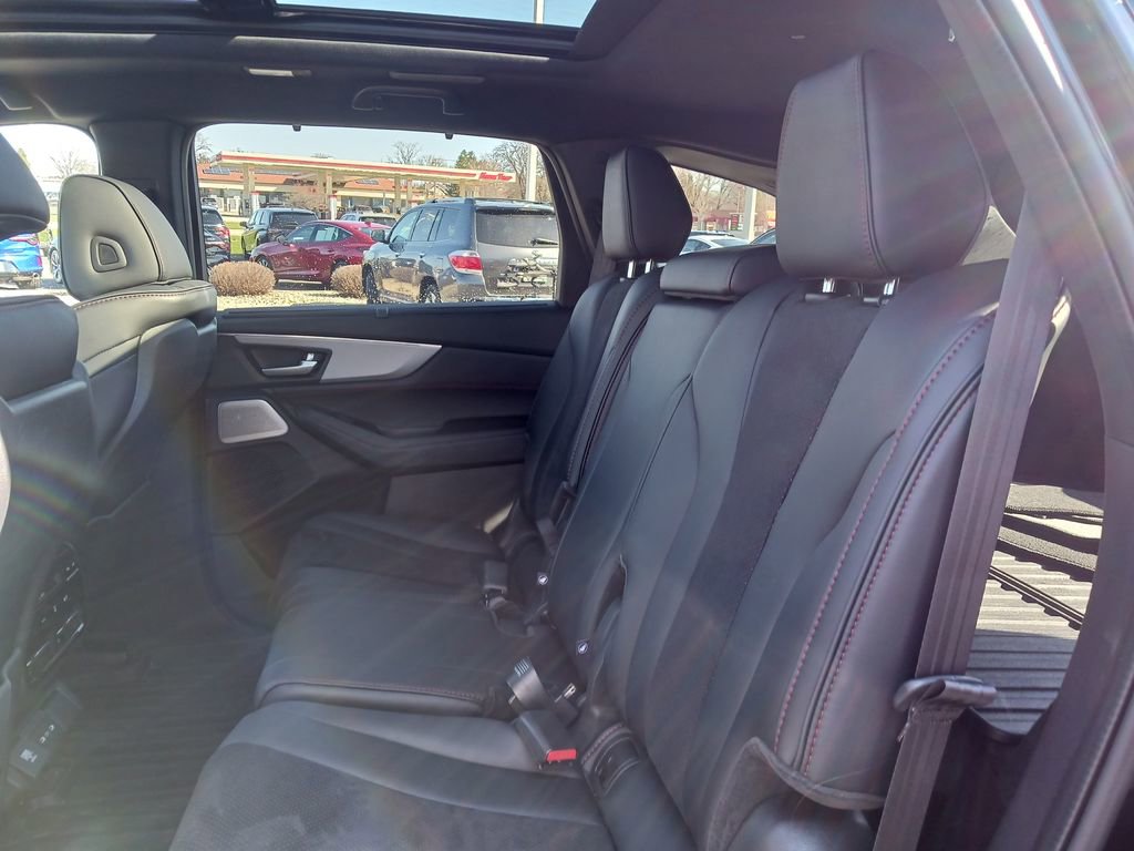 Used 2026 Acura MDX A-Spec image 5