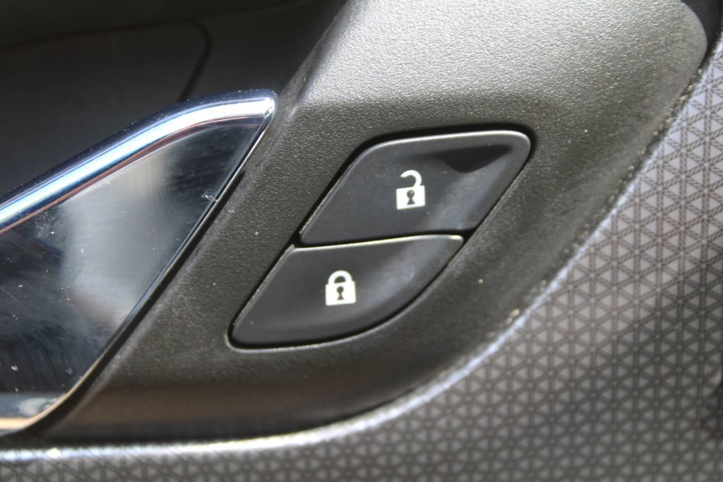 Used 2023 Chevrolet Traverse Premier FWD image 22