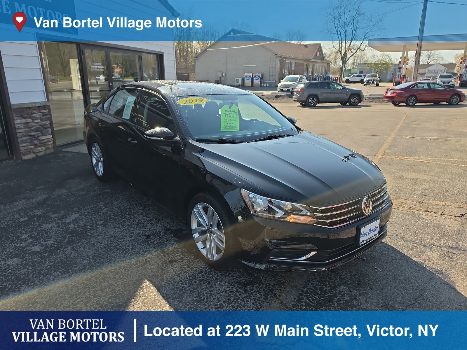 Used 2019 Volkswagen Passat 2.0T Wolfsburg w/ Wheels & Sunroof Package FWD image 3