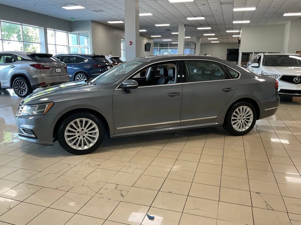 Used 2017 Volkswagen Passat 1.8T SE FWD image 3