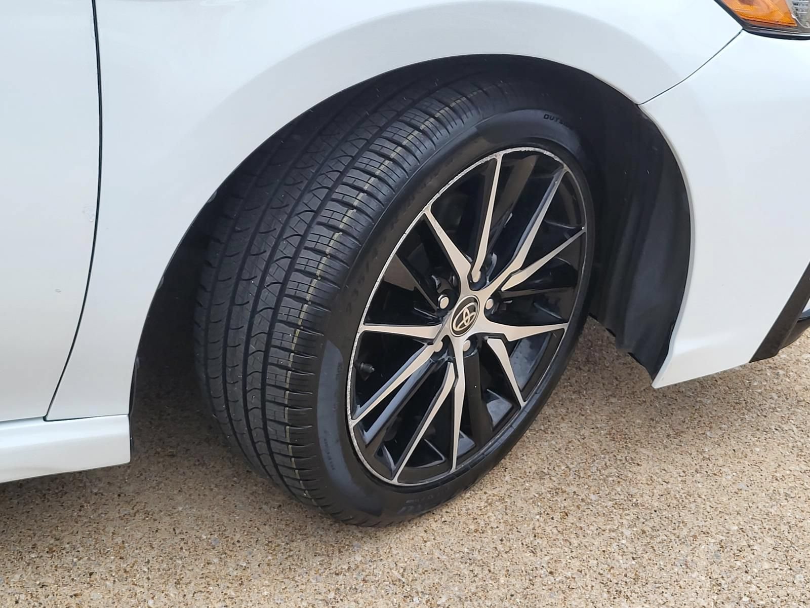 Used 2024 Toyota Camry SE FWD image 7
