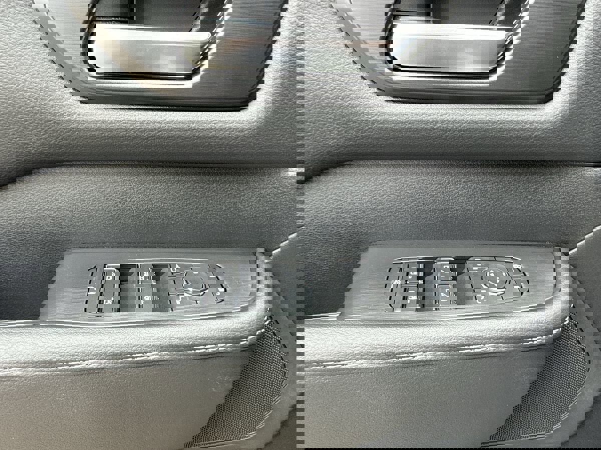 New 2026 Nissan Armada SV image 20