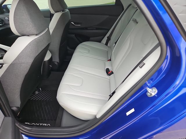 Used 2025 Hyundai Elantra Limited FWD image 24