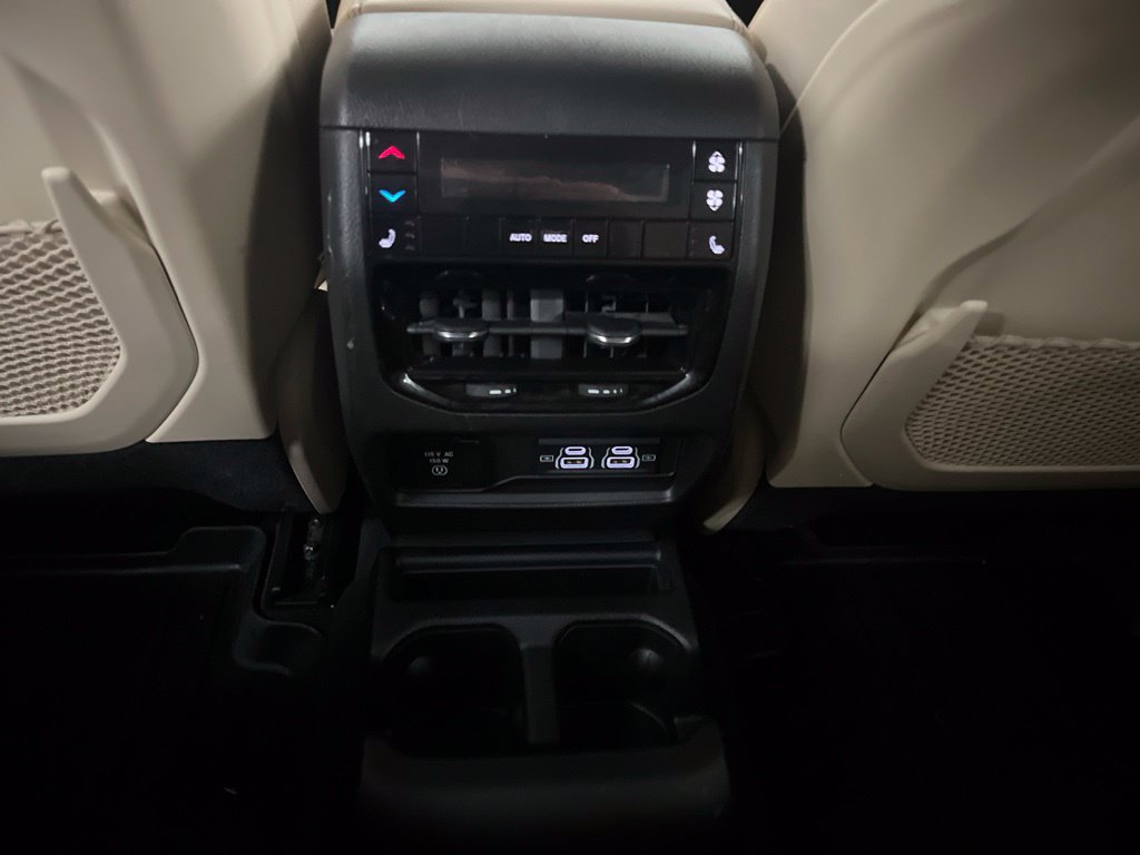 Used 2024 Jeep Grand Cherokee L Limited AWD/4WD image 31