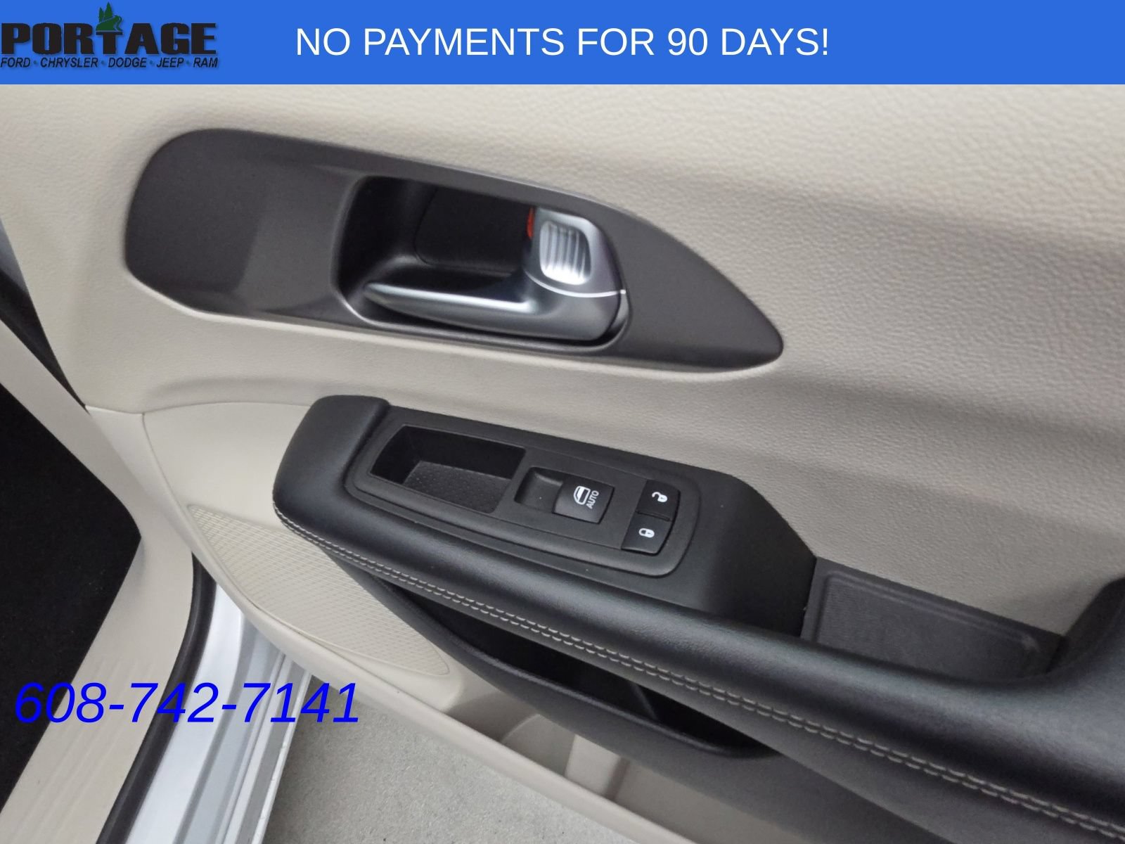 Used 2023 Chrysler Pacifica Touring-L FWD image 42