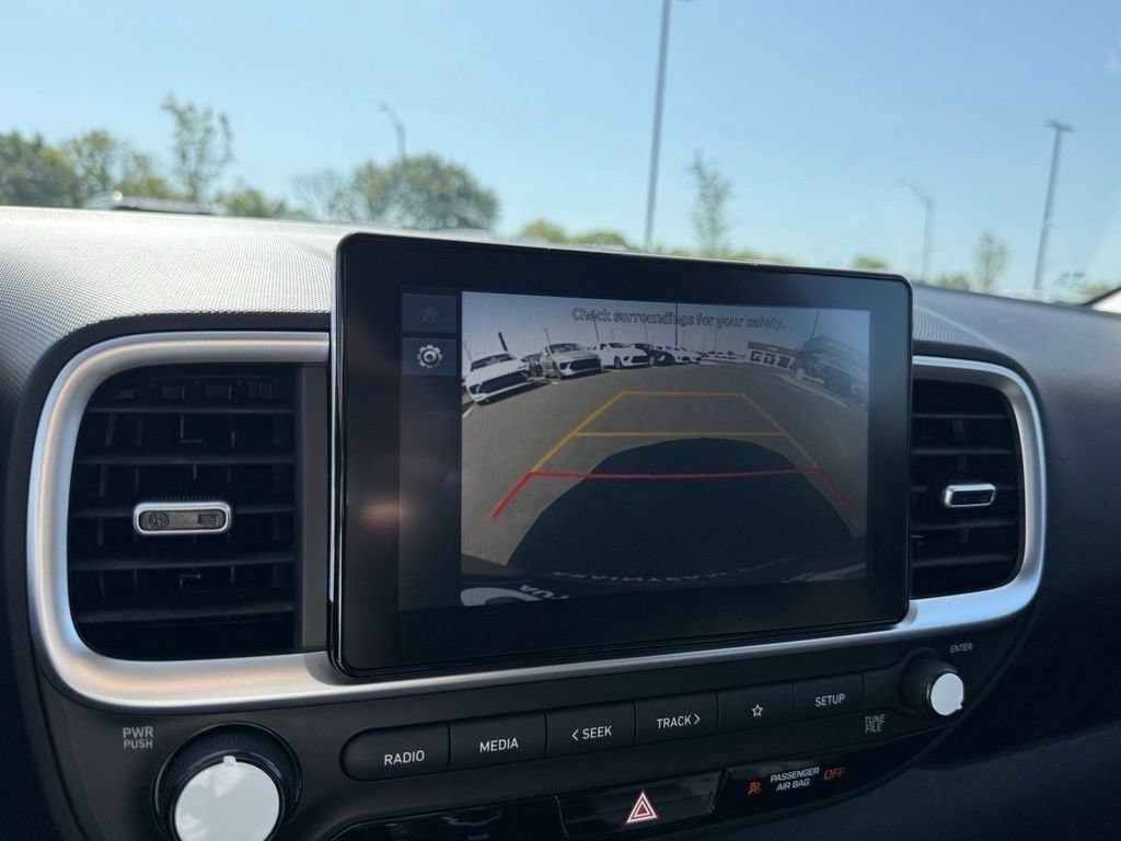 Certified 2025 Hyundai Venue SEL FWD image 16