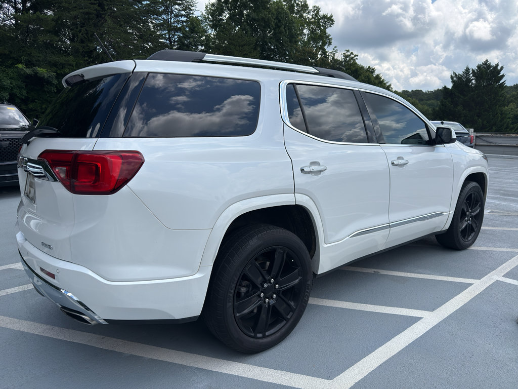 Used 2019 GMC Acadia Denali w/ Technology Package AWD/4WD image 3