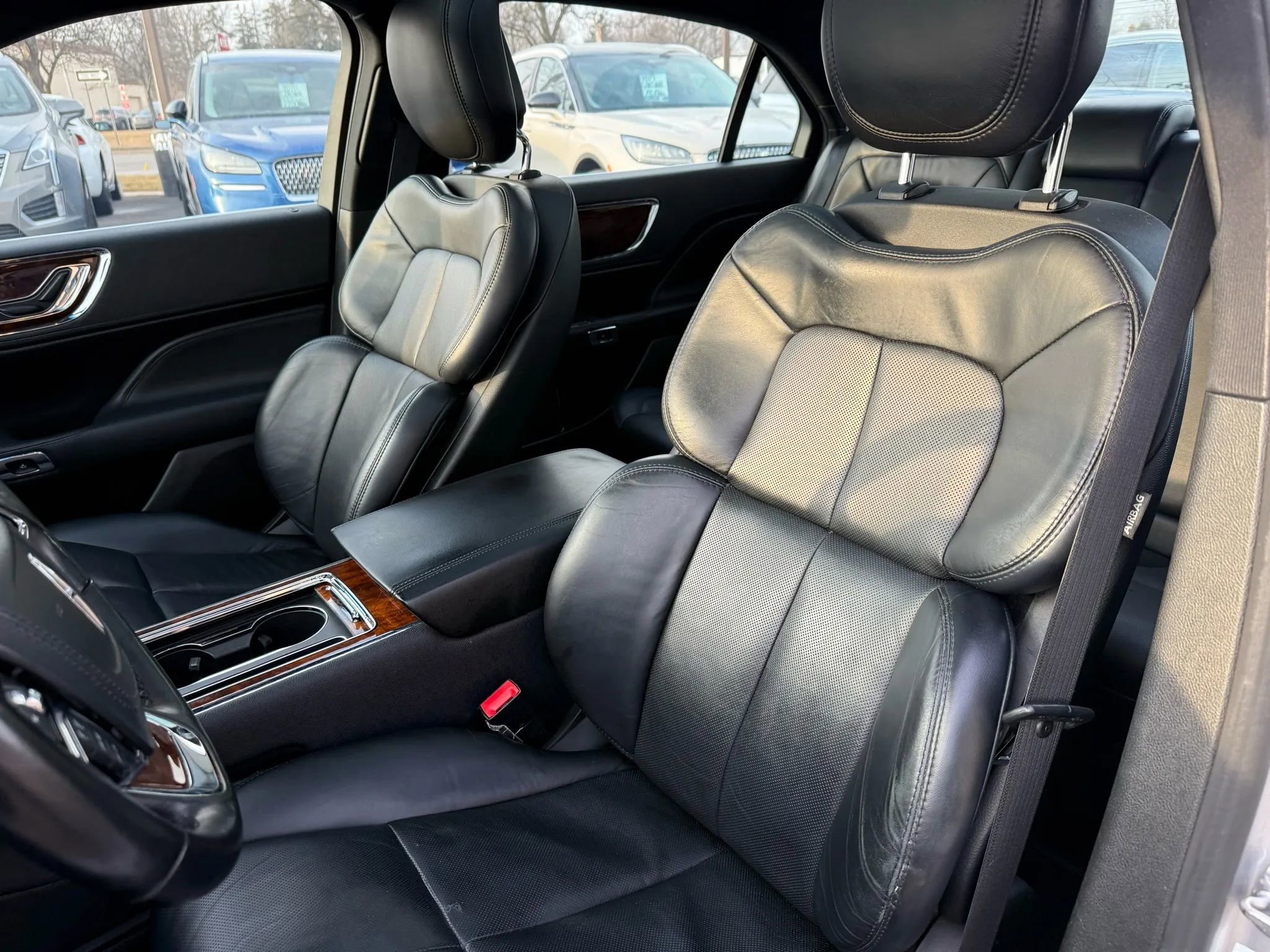 Used 2017 Lincoln Continental Select w/ Climate Package image 15