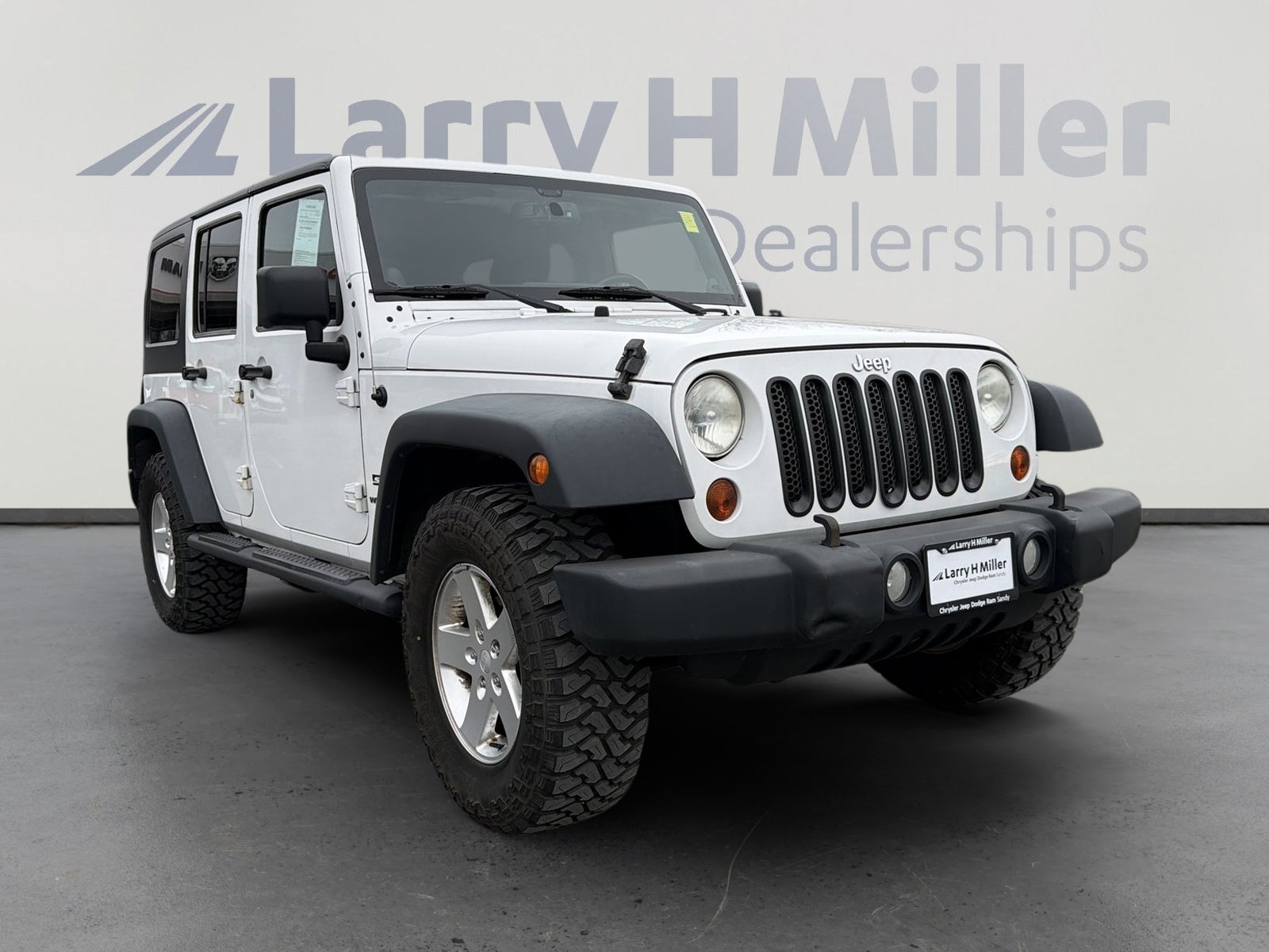 Used 2013 Jeep Wrangler Unlimited Sport image 2