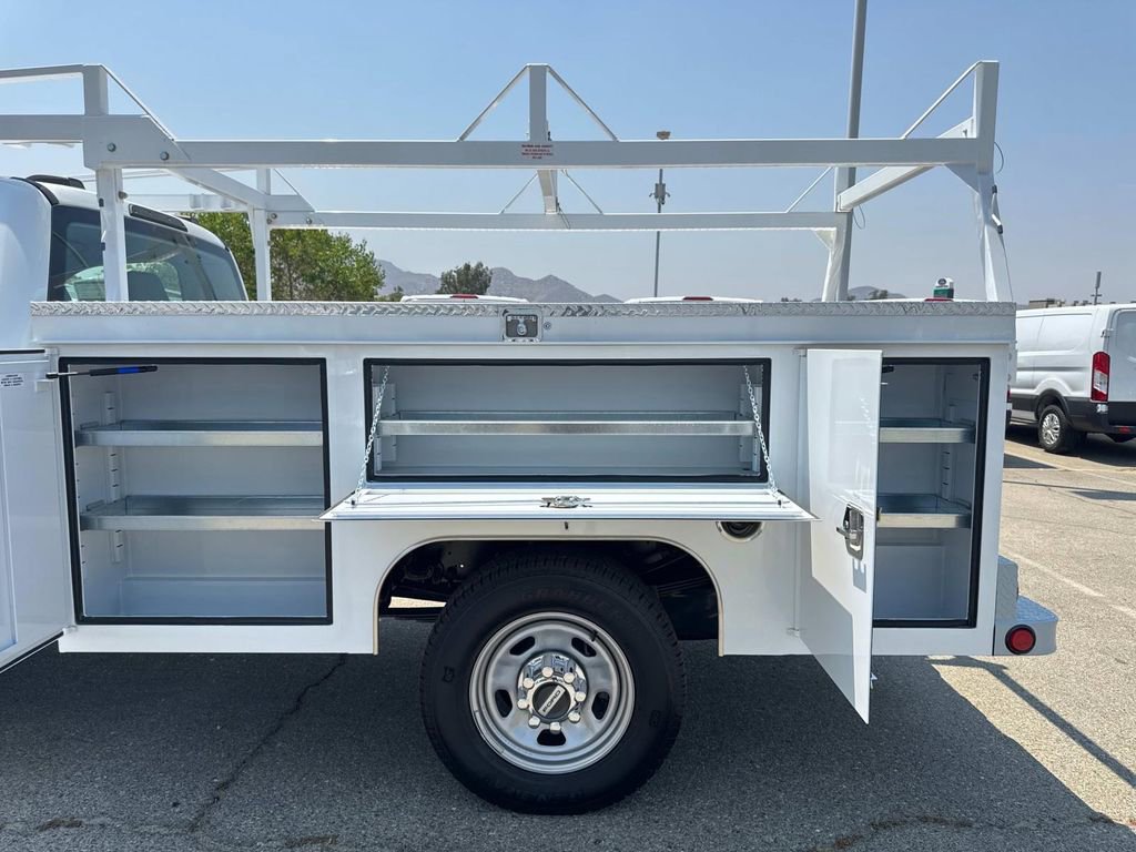 New 2025 Ford F350 XL w/ XL Chrome Package image 16