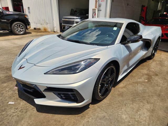 Used 2022 Chevrolet Corvette Stingray Coupe w/ 1LT RWD image 3