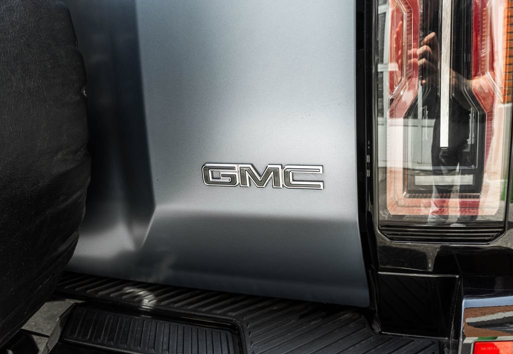 Used 2024 GMC Hummer EV 3X w/ Omega Edition AWD/4WD image 38