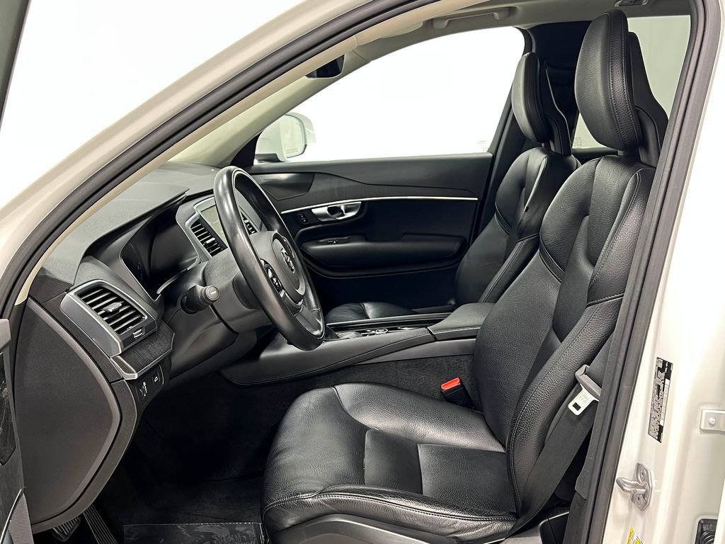 Used 2020 Volvo XC90 T6 Momentum AWD/4WD image 14