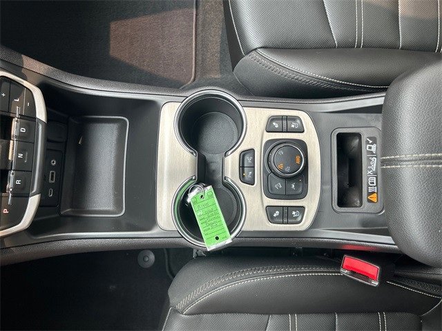 Used 2023 GMC Terrain Denali image 27