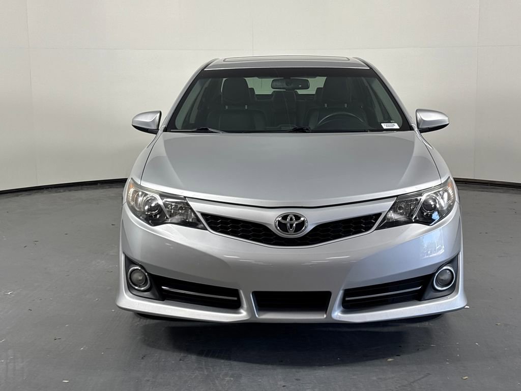 Used 2012 Toyota Camry SE w/ Leather Pkg image 2