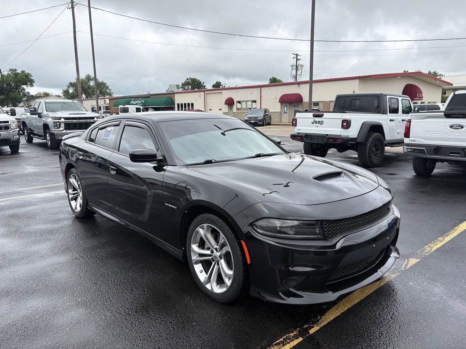 Used 2022 Dodge Charger R/T RWD image 2