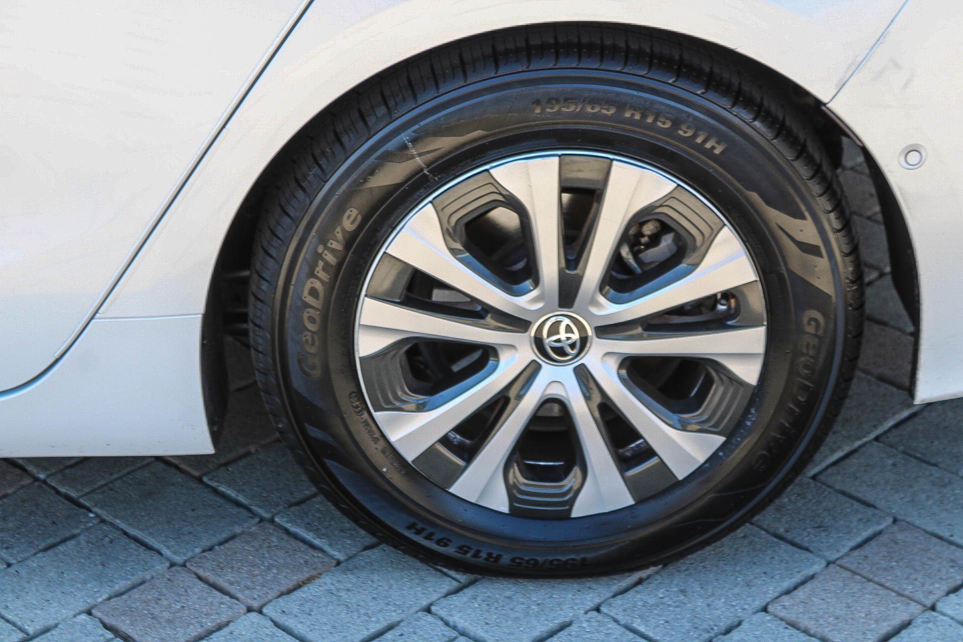 Certified 2021 Toyota Prius Prime Limited FWD image 12