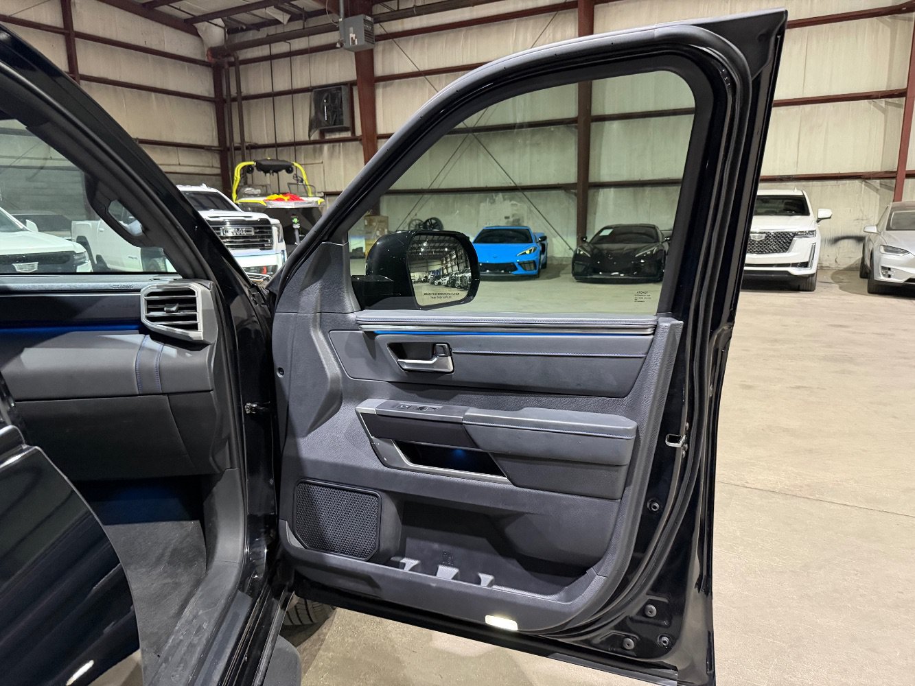 Used 2023 Toyota Tundra Platinum AWD/4WD image 24
