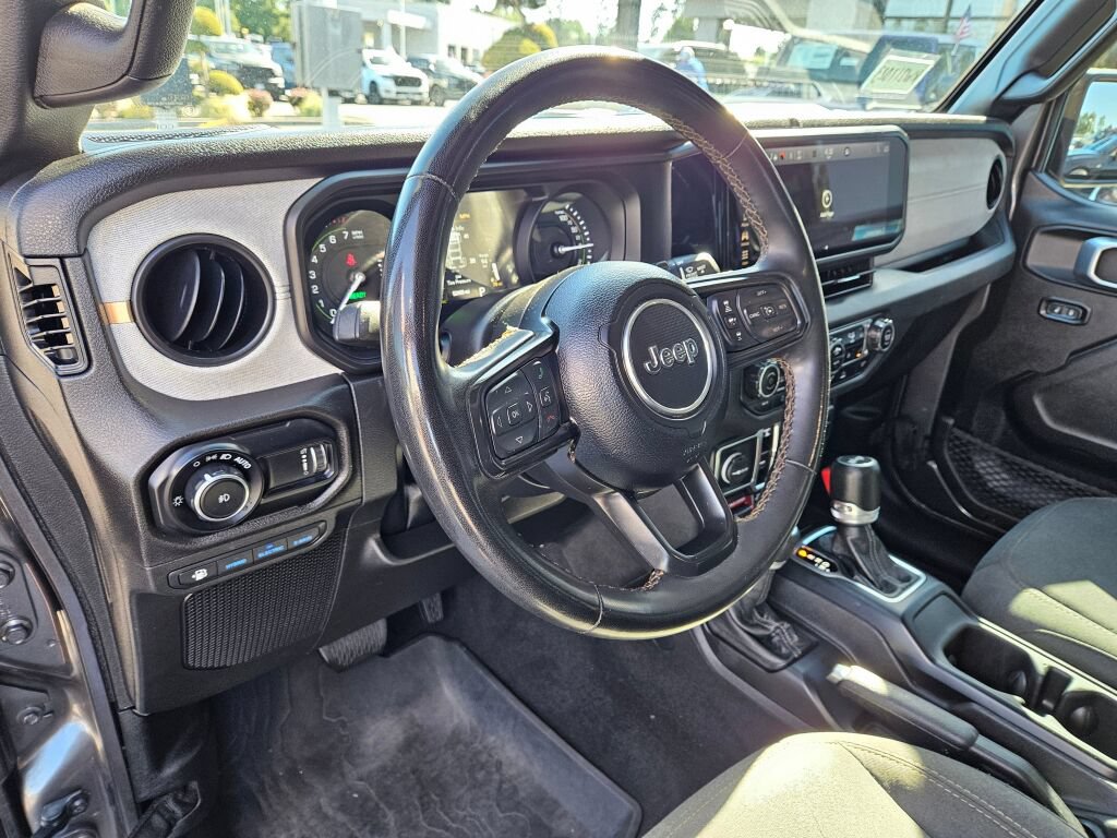 Used 2024 Jeep Wrangler Unlimited AWD/4WD image 18