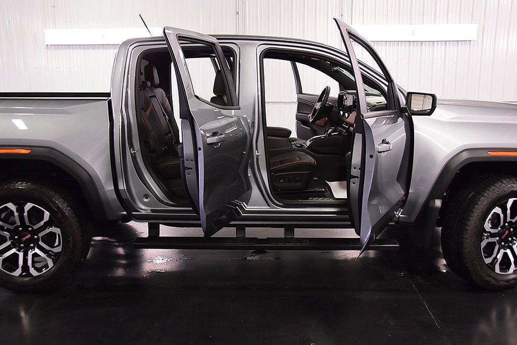 Used 2026 GMC Canyon AT4 w/ Technology Plus Package image 35