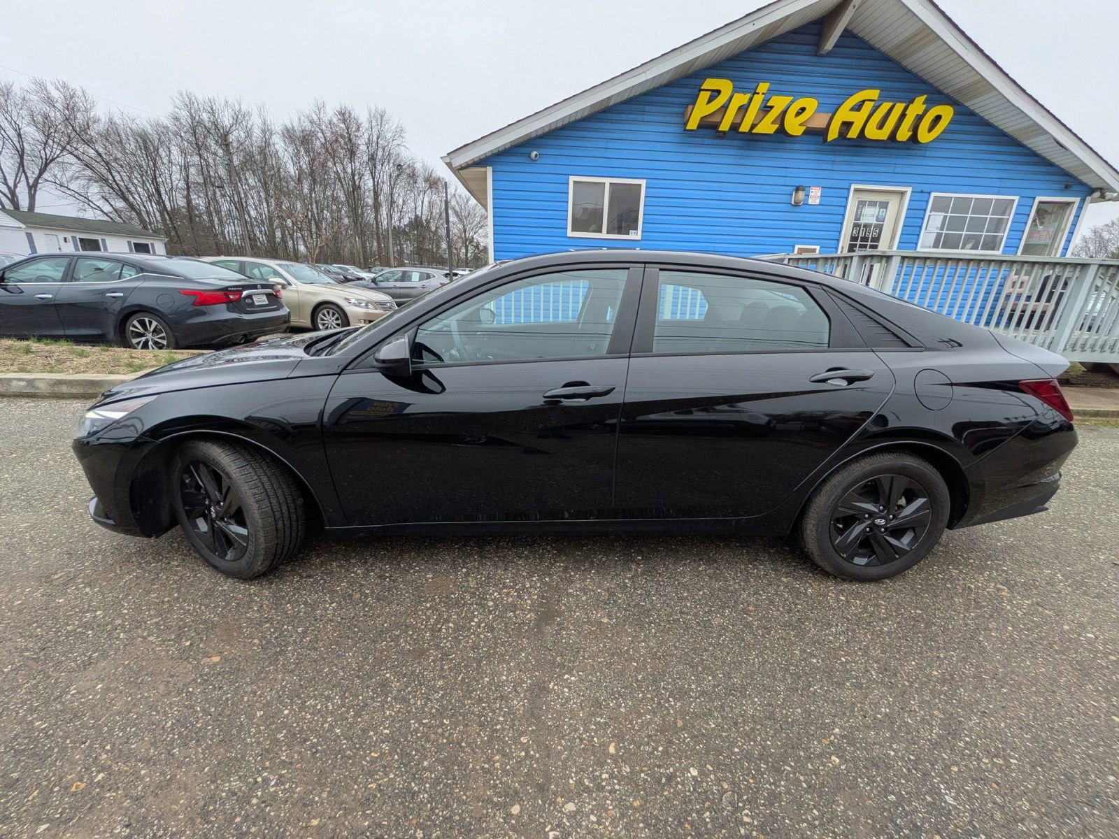 Used 2021 Hyundai Elantra SEL image 2