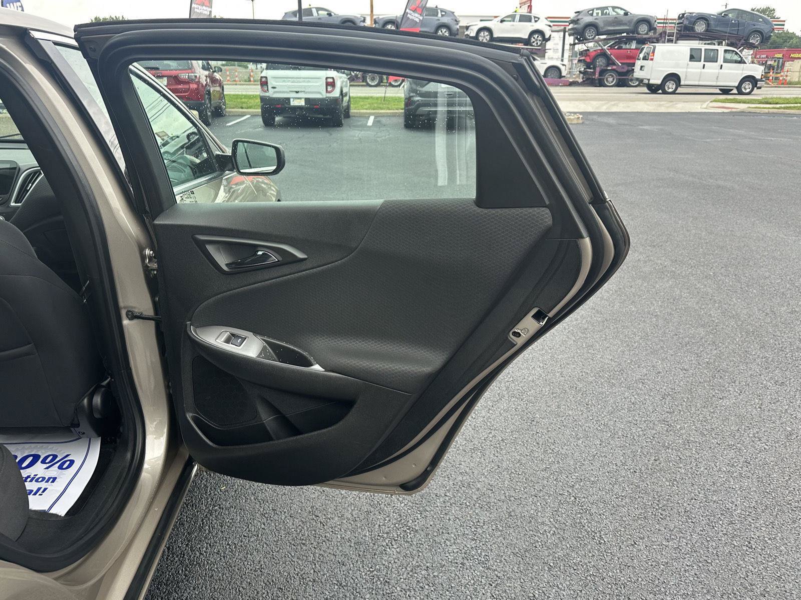 Used 2025 Chevrolet Malibu LT FWD image 23