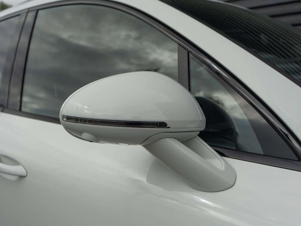 New 2025 Porsche Macan image 14