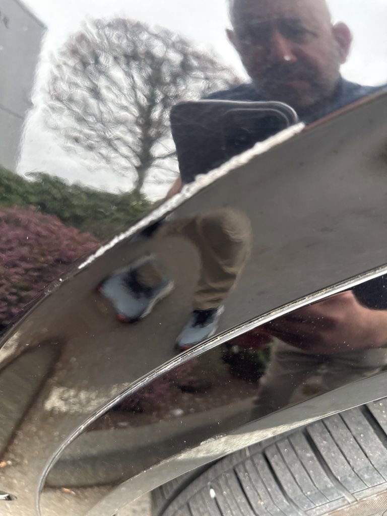 Used 2017 Volvo XC90 T6 Momentum w/ Vision Package image 3