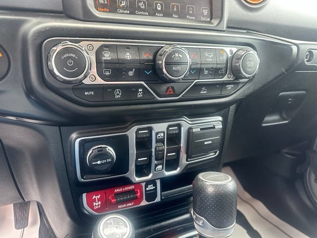 Used 2022 Jeep Gladiator Mojave w/ LED Lighting Group AWD/4WD image 29