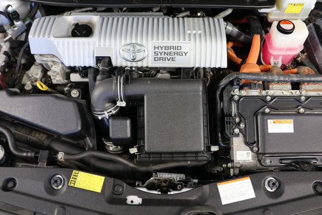 Used 2015 Toyota Prius Three FWD image 21