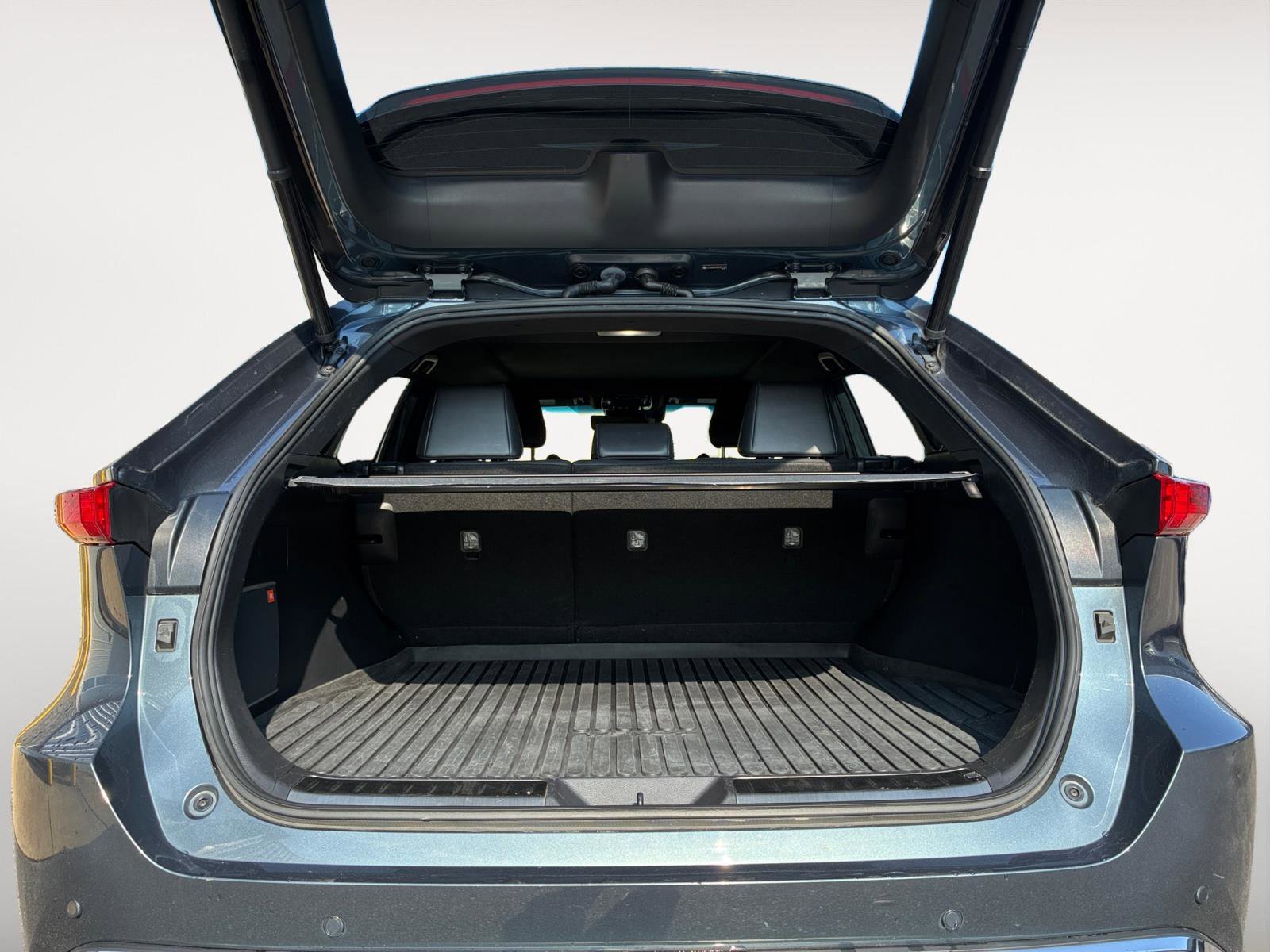 Used 2021 Toyota Venza Limited w/ Advanced Technology Package image 14