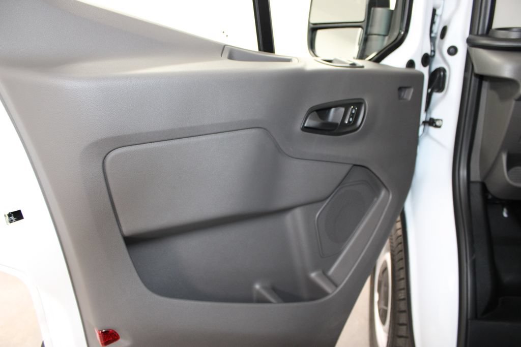 New 2026 Ford Transit 250 148 Medium Roof w/ Load Area Protection Package RWD image 15