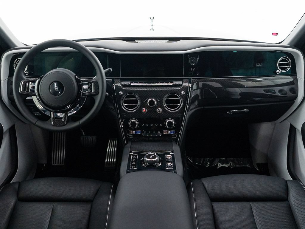 Certified 2026 Rolls-Royce Cullinan Black Badge AWD/4WD image 32