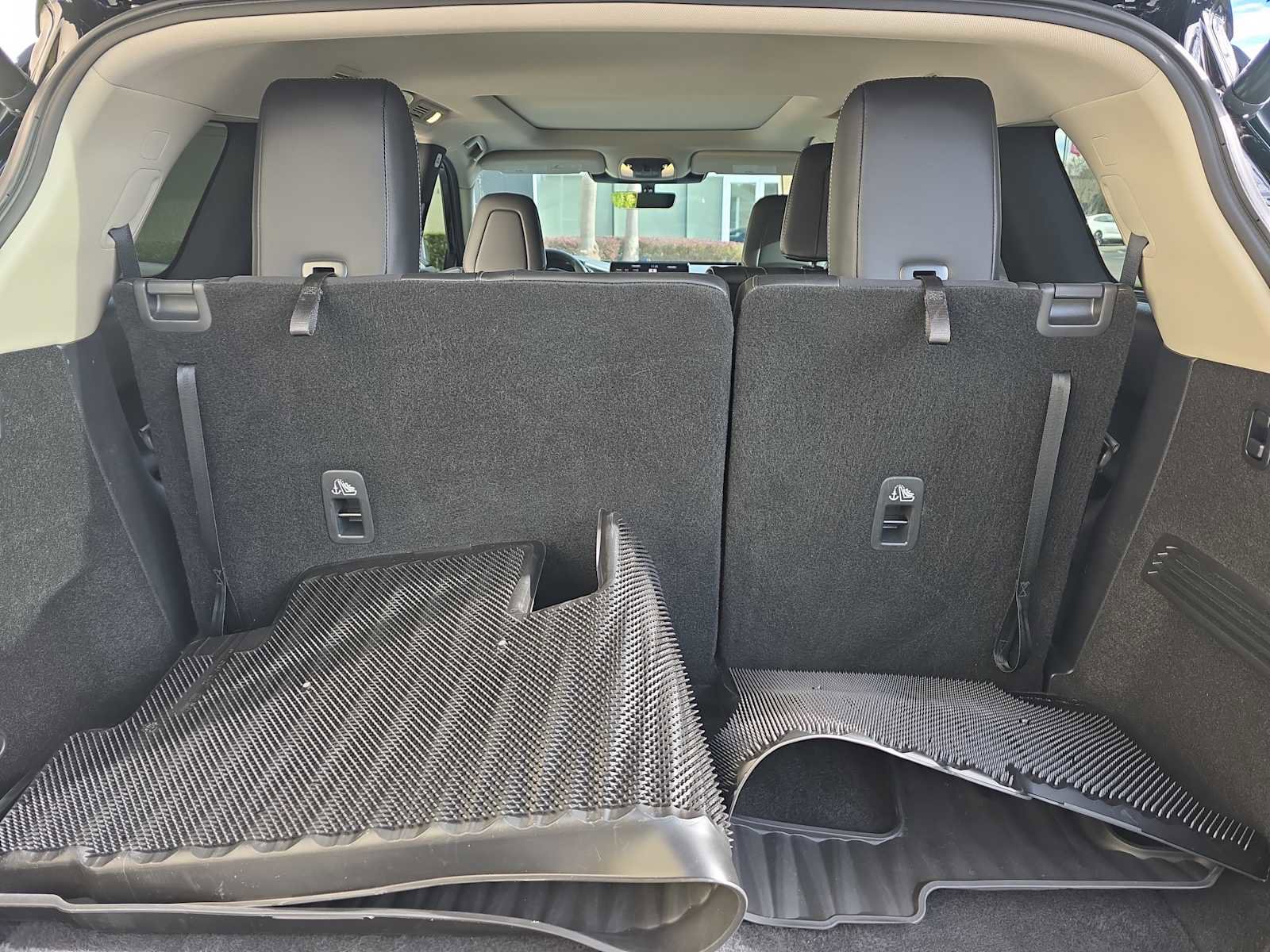 Certified 2024 INFINITI QX60 Luxe image 9