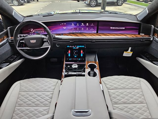 Certified 2026 Cadillac Escalade ESV Platinum Sport w/ LPO, ONYX Package AWD/4WD image 10