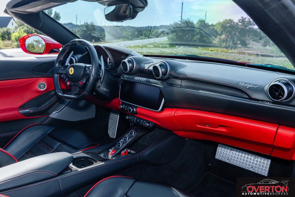Used 2020 Ferrari Portofino RWD image 28