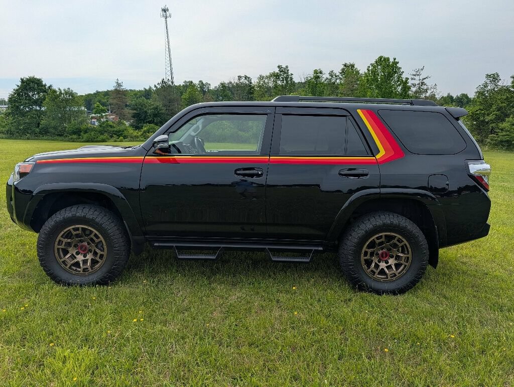 Used 2023 Toyota 4Runner 40th Anniversary SE AWD/4WD image 9