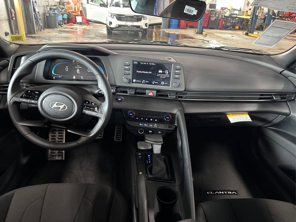 New 2026 Hyundai Elantra Sport FWD image 20